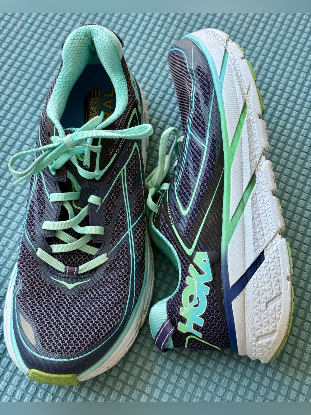 Hoka Clifton 3 women’s running shoes size 9.5.